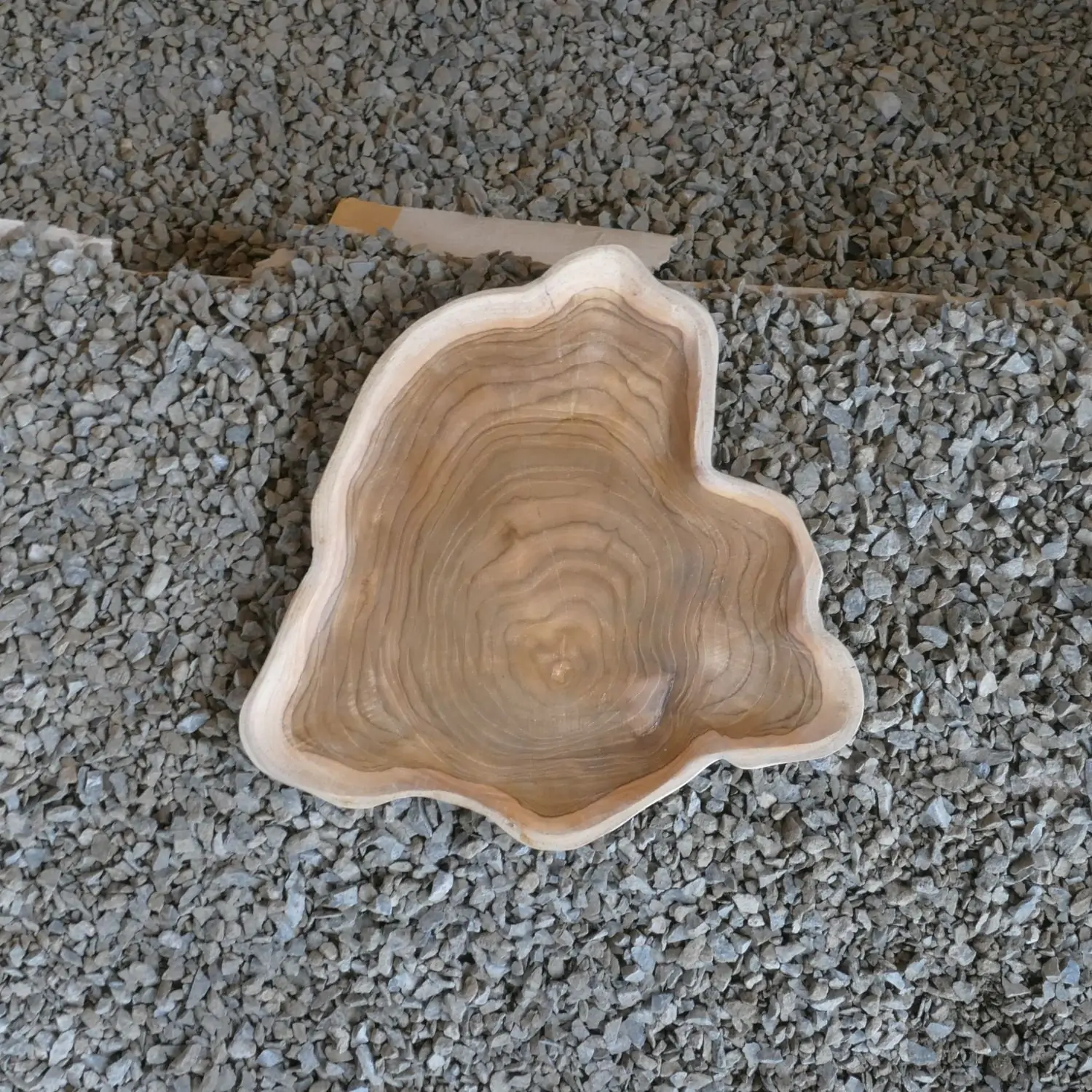  Product image 2 of the product “Natural unique teak plate,  approx diameter 40cm with a Height of 3cm ”